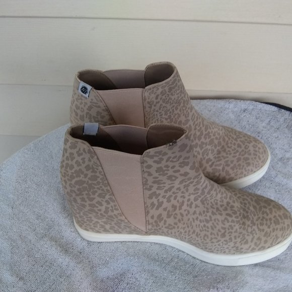 Coconuts by Matisse Harlan Animal Print Sneaker Sz: 10M Slip On Good Summer Time - Picture 3 of 5